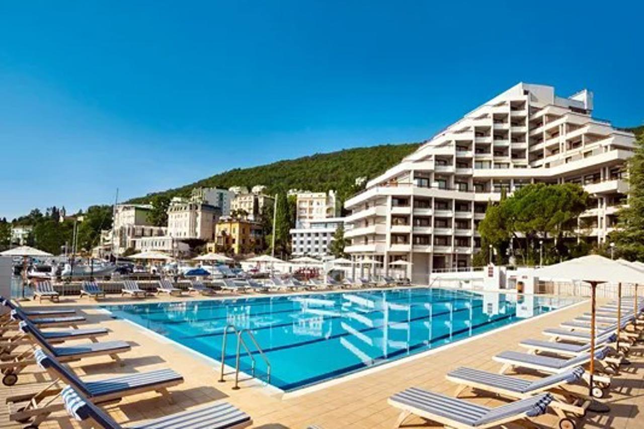 Hotel Kristal - Liburnia Opatija Exterior foto