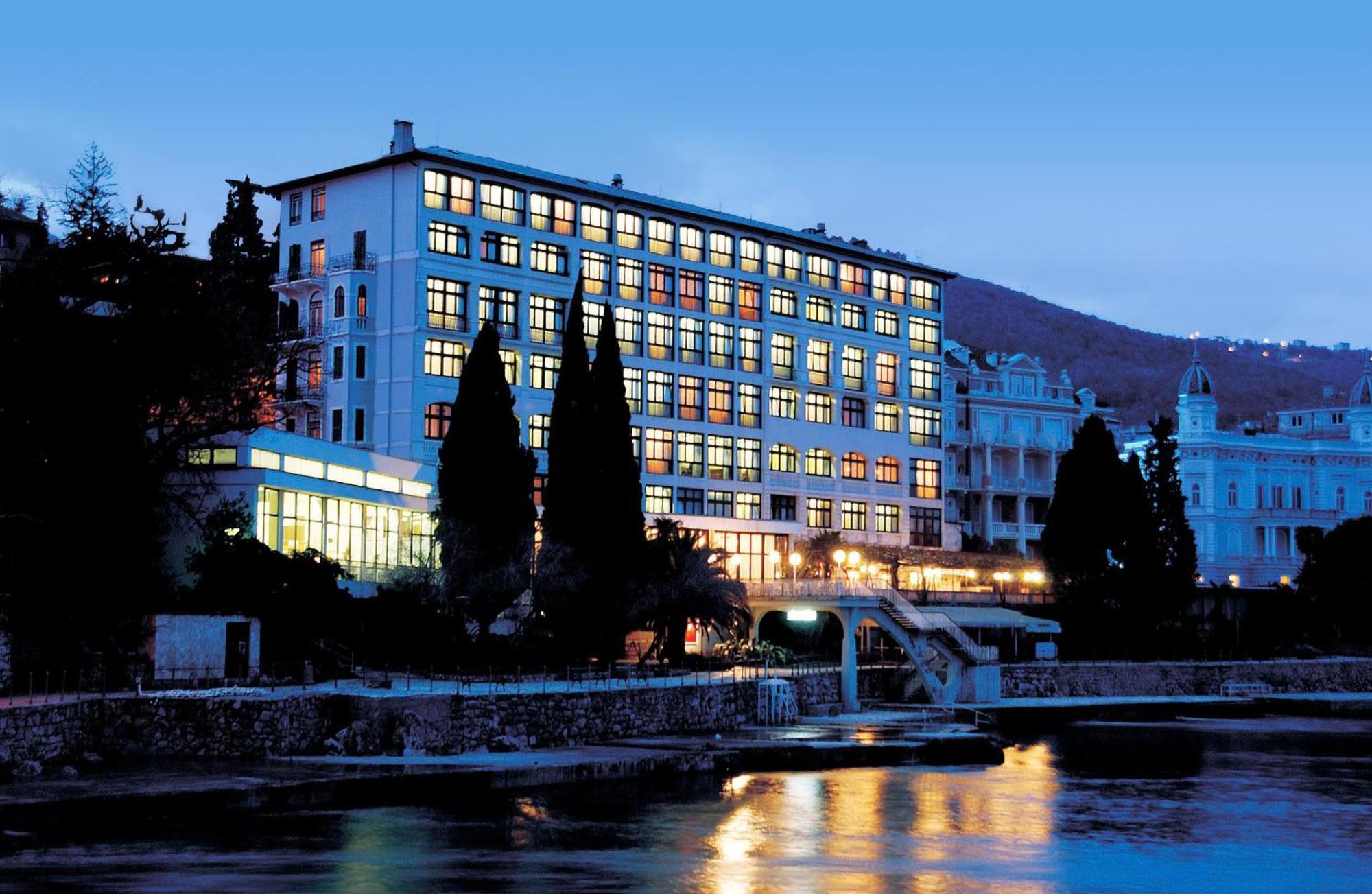 Hotel Kristal - Liburnia Opatija Exterior foto