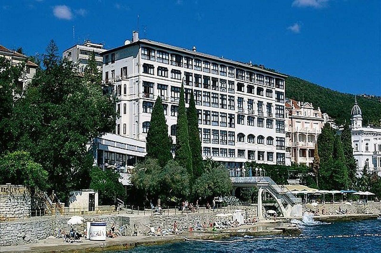 Hotel Kristal - Liburnia Opatija Exterior foto